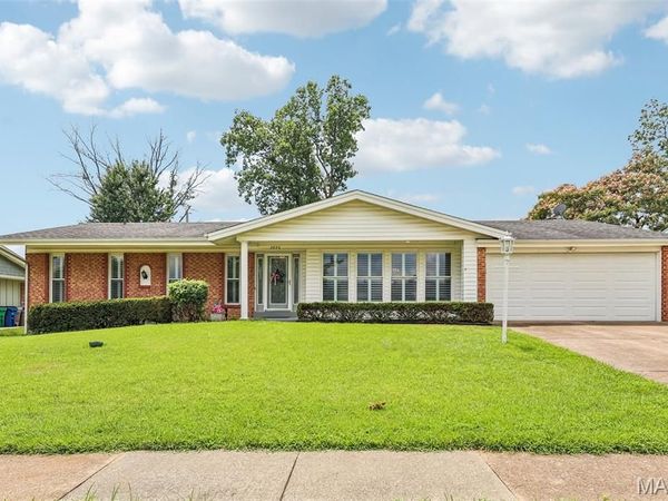 2850 Firelight Drive, St Louis, MO 63129
