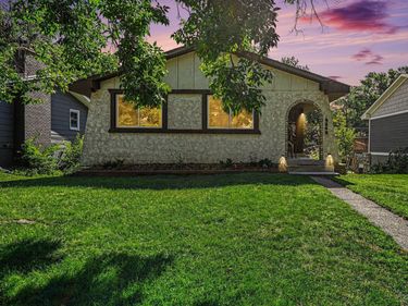 4242 Grimes Avenue N, Robbinsdale, MN 55422