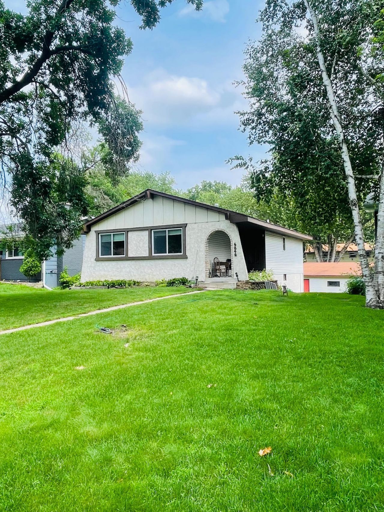 4242 Grimes Avenue N, Robbinsdale, MN 55422