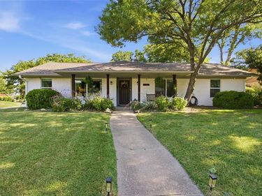 6136 Wrigley Way, Fort Worth, TX 76133