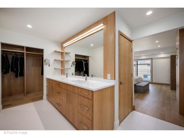 1307 N Sutton Place , Chicago, IL 60610