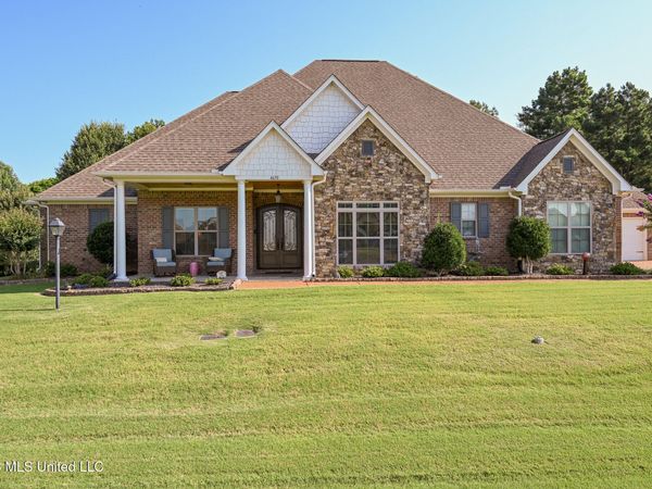 4650 Pleasant Breeze Drive, Olive Branch, MS 38654