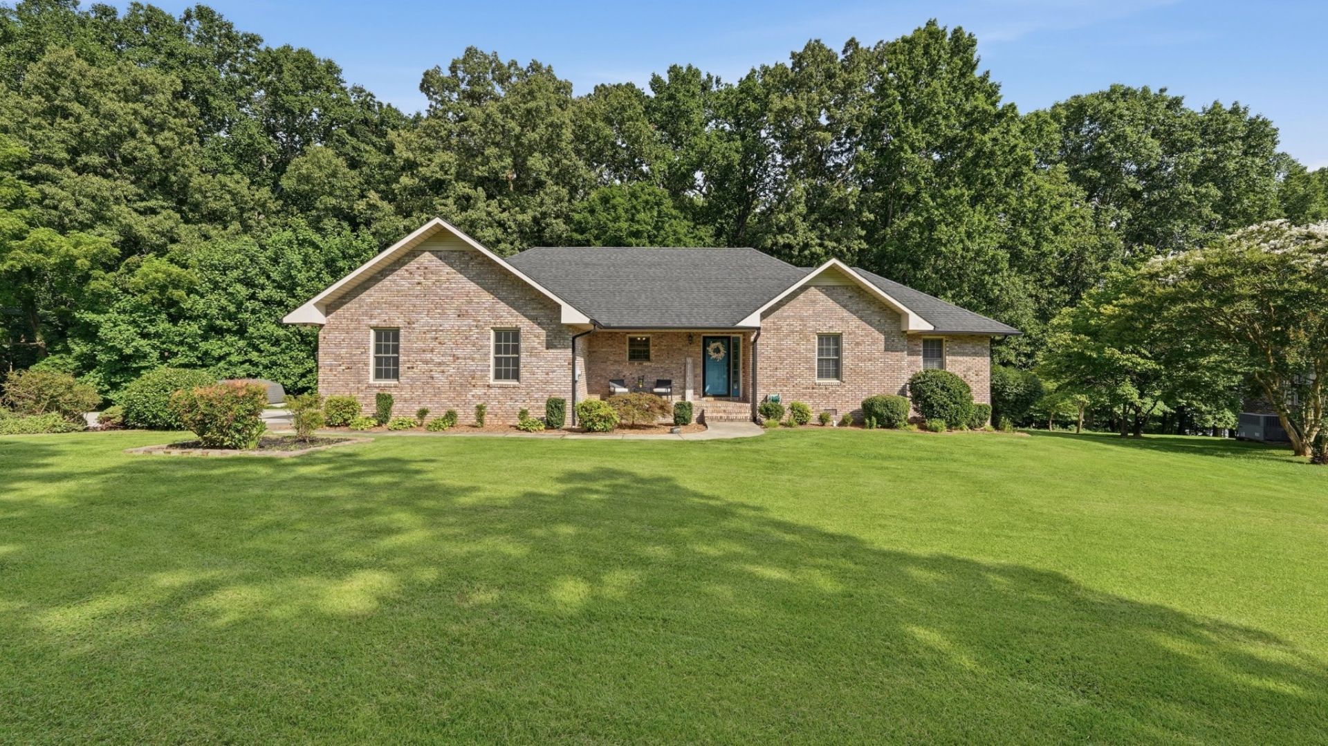 195 Westwood Ct, Estill Springs, TN 37330 Main Photo