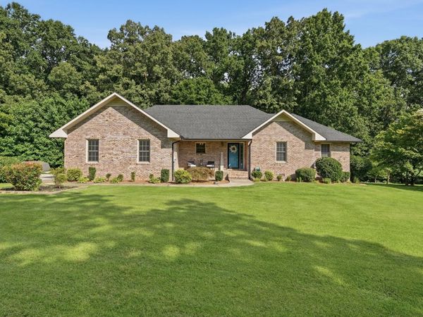 195 Westwood Ct, Estill Springs, TN 37330