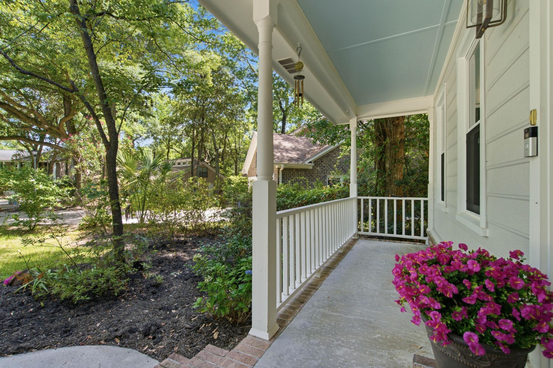 38 S Hampton Drive Photo 4