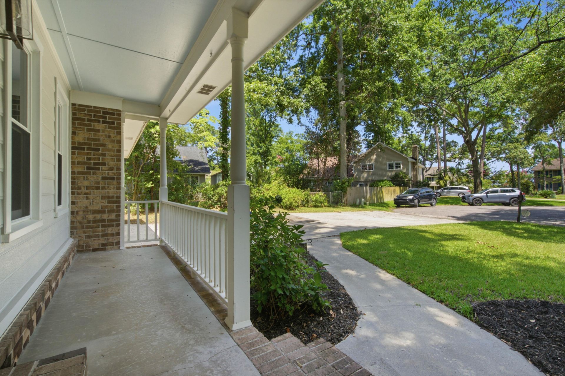 38 S Hampton Drive Photo 5