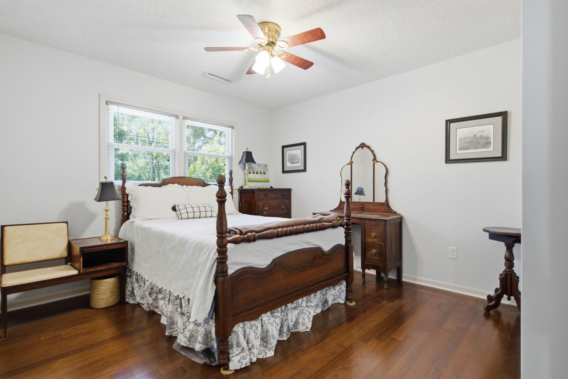 38 S Hampton Drive Photo 50