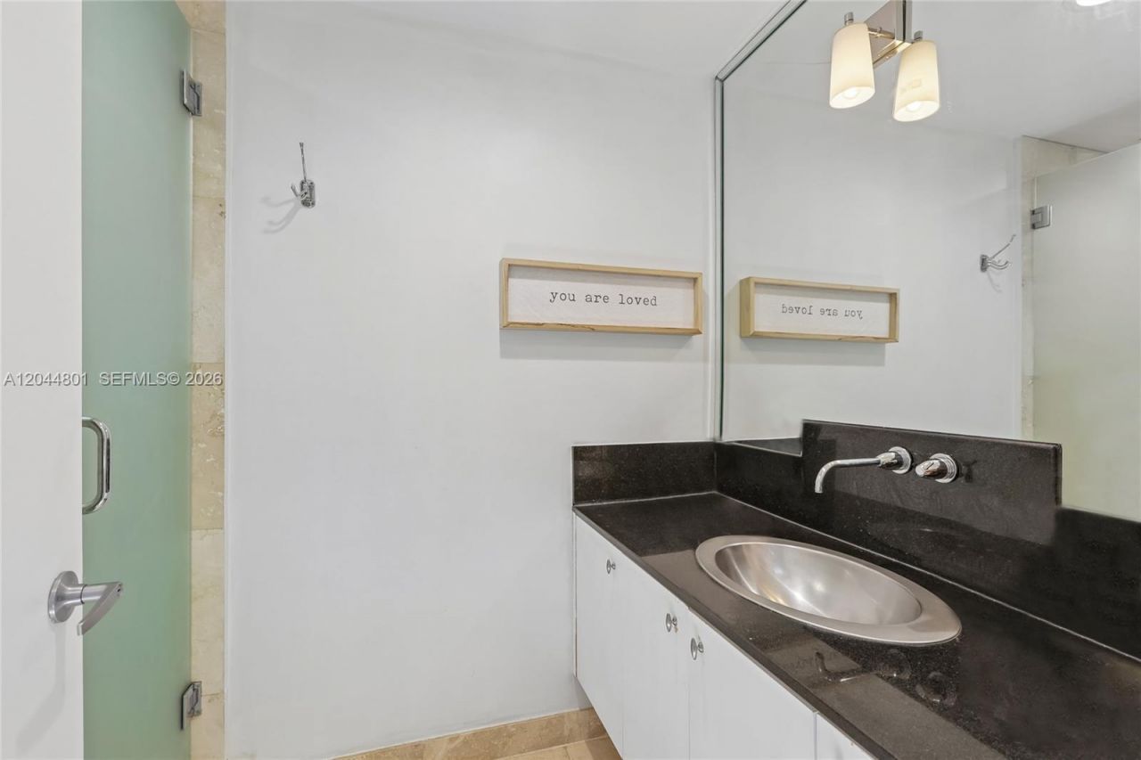 204 Washington Ave, Unit 13, Miami Beach, FL 33139 Photo
