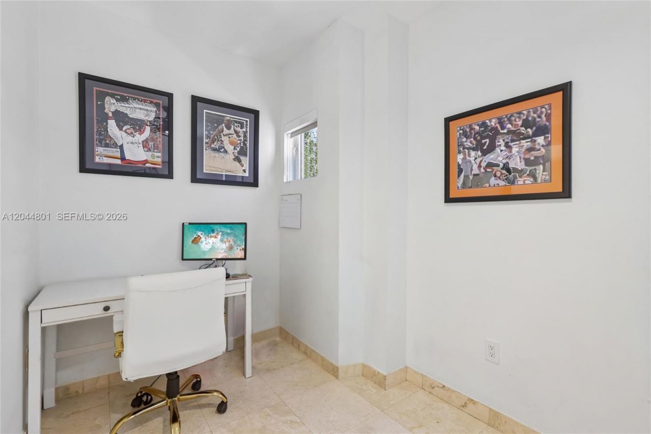 204 Washington Ave, Unit 13, Miami Beach, FL 33139 Photo