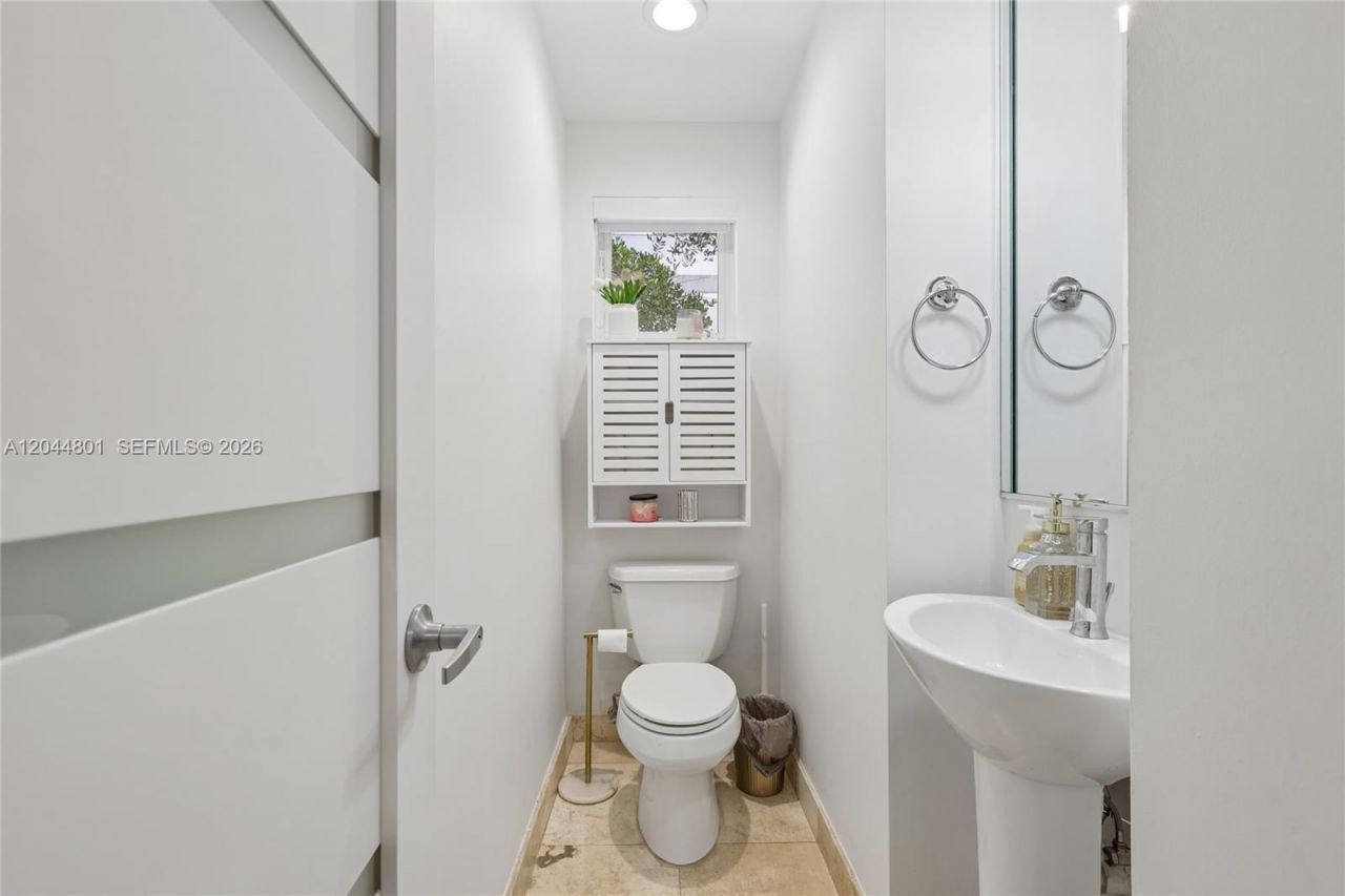 204 Washington Ave , Unit 13, Miami Beach, FL 33139 Photo