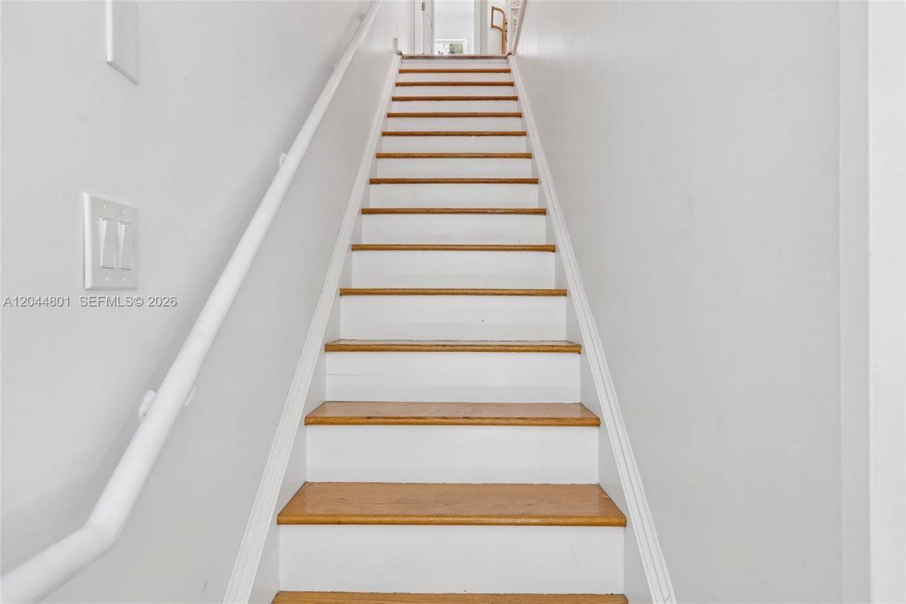 204 Washington Ave, Unit 13, Miami Beach, FL 33139 Photo