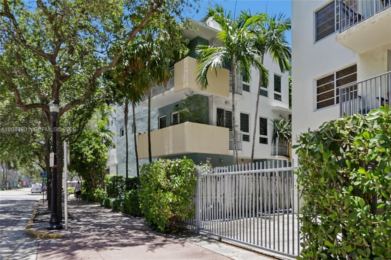 204 Washington Ave , Unit 13, Miami Beach, FL 33139 Photo