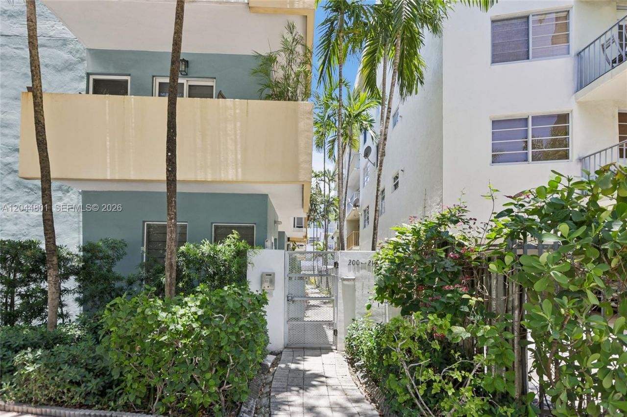 204 Washington Ave, Unit 13, Miami Beach, FL 33139 Photo