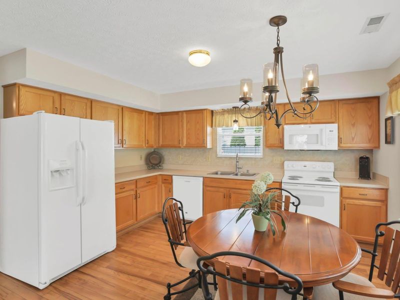 6198 Kensington Glen Drive, Canal Winchester, OH 43110 Photo 14