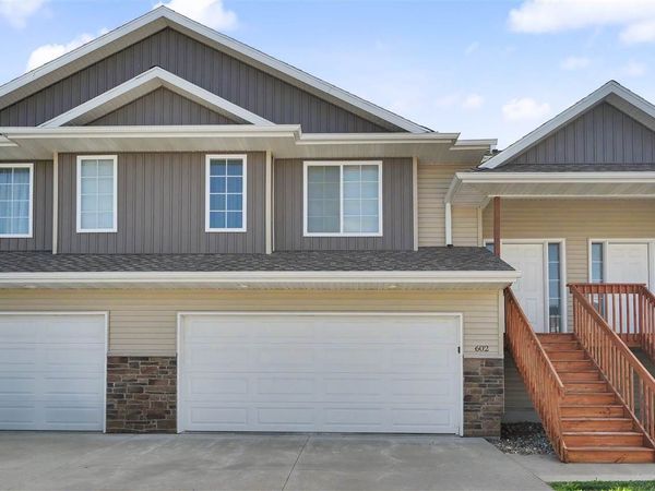 602 Riley Ln, West Branch, IA 52358