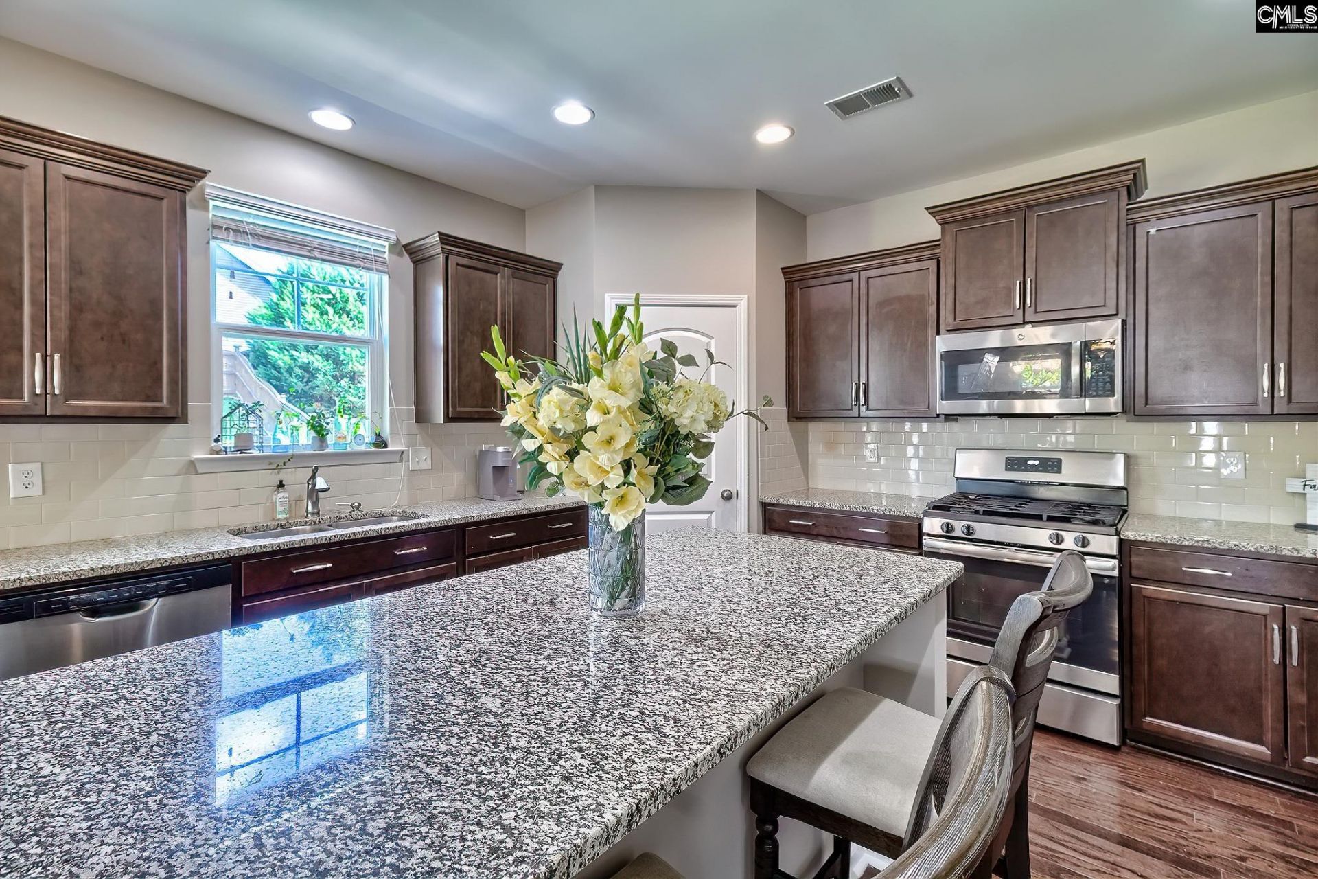 524 Madison Park Drive  Photo 6