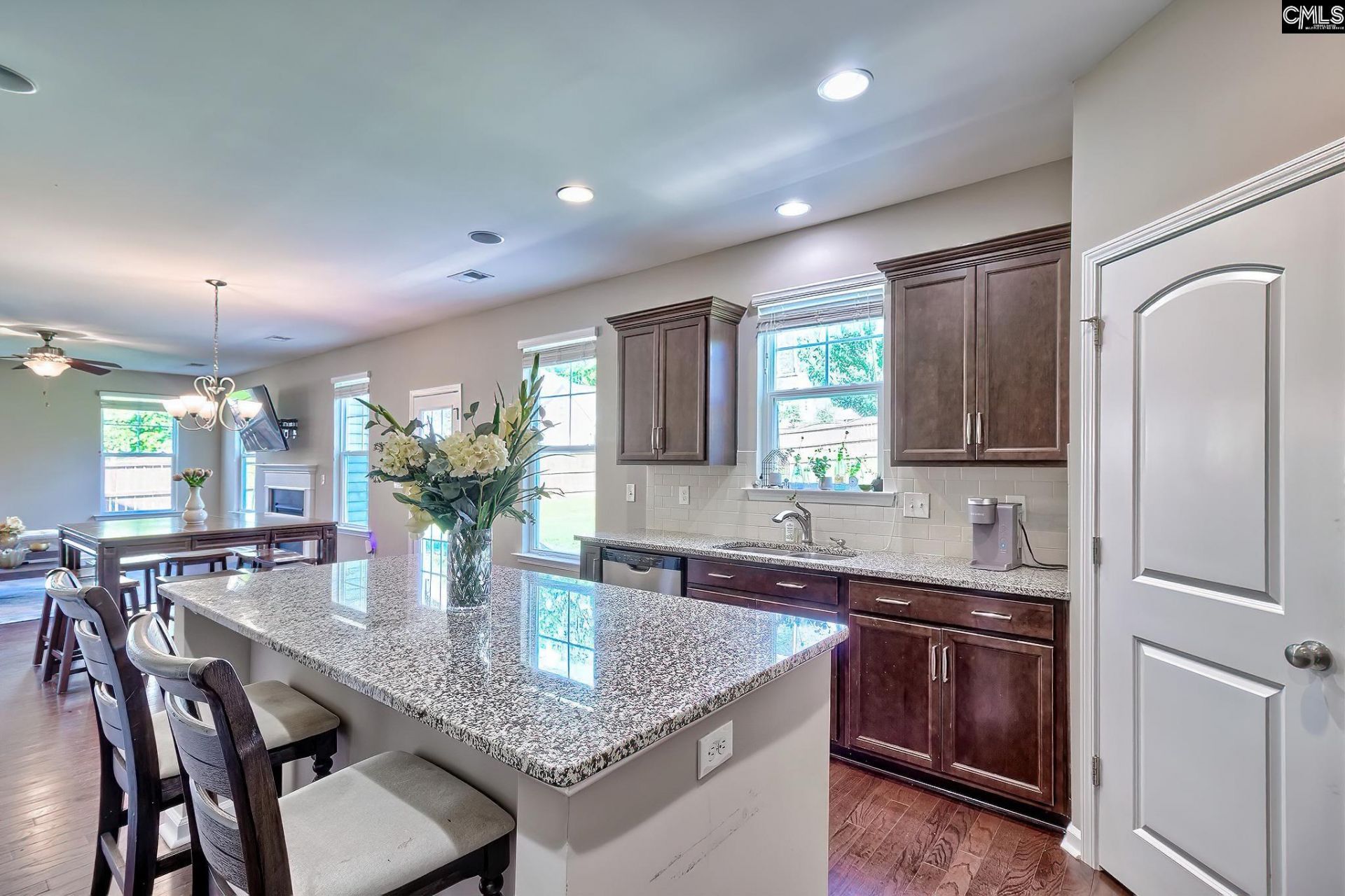 524 Madison Park Drive  Photo 8