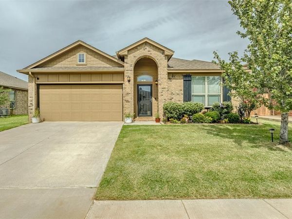 2517 Colby Court, Yukon, OK 73099