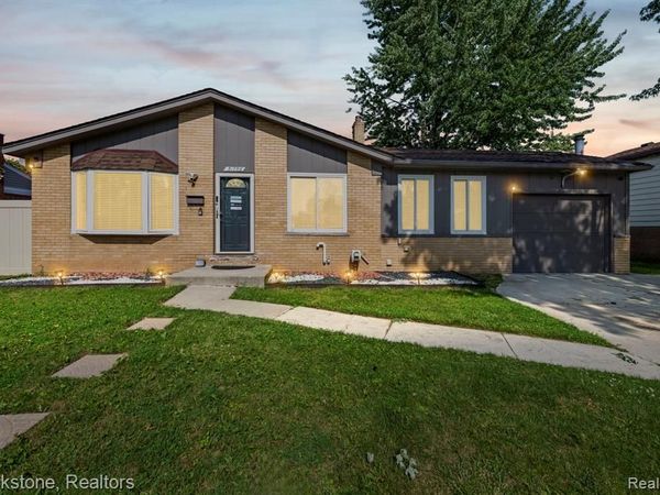 31758 Eiffel Avenue, Warren, MI 48088