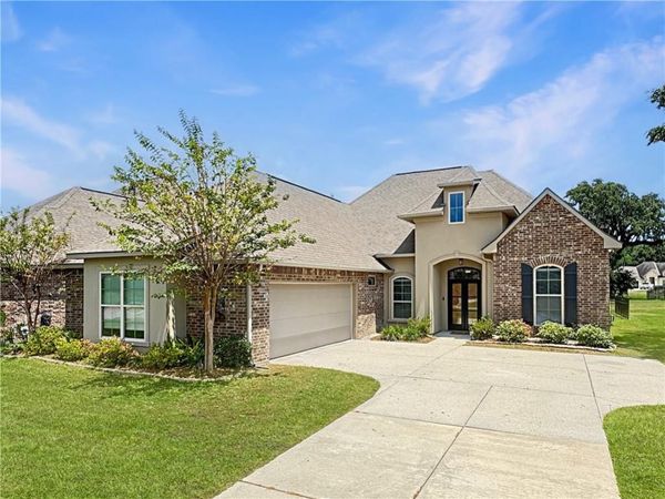 329 OLD PLACE Lane , Madisonville, LA 70447