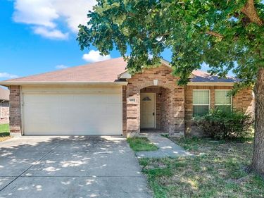 4613 Mountain Oak Street, Fort Worth, TX 76244