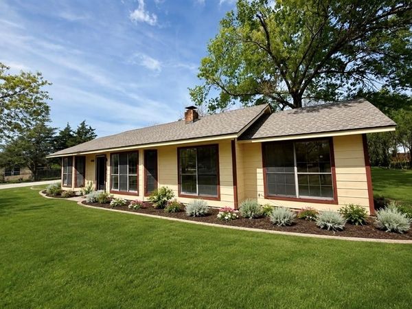 210 W Houston Street, Leonard, TX 75452