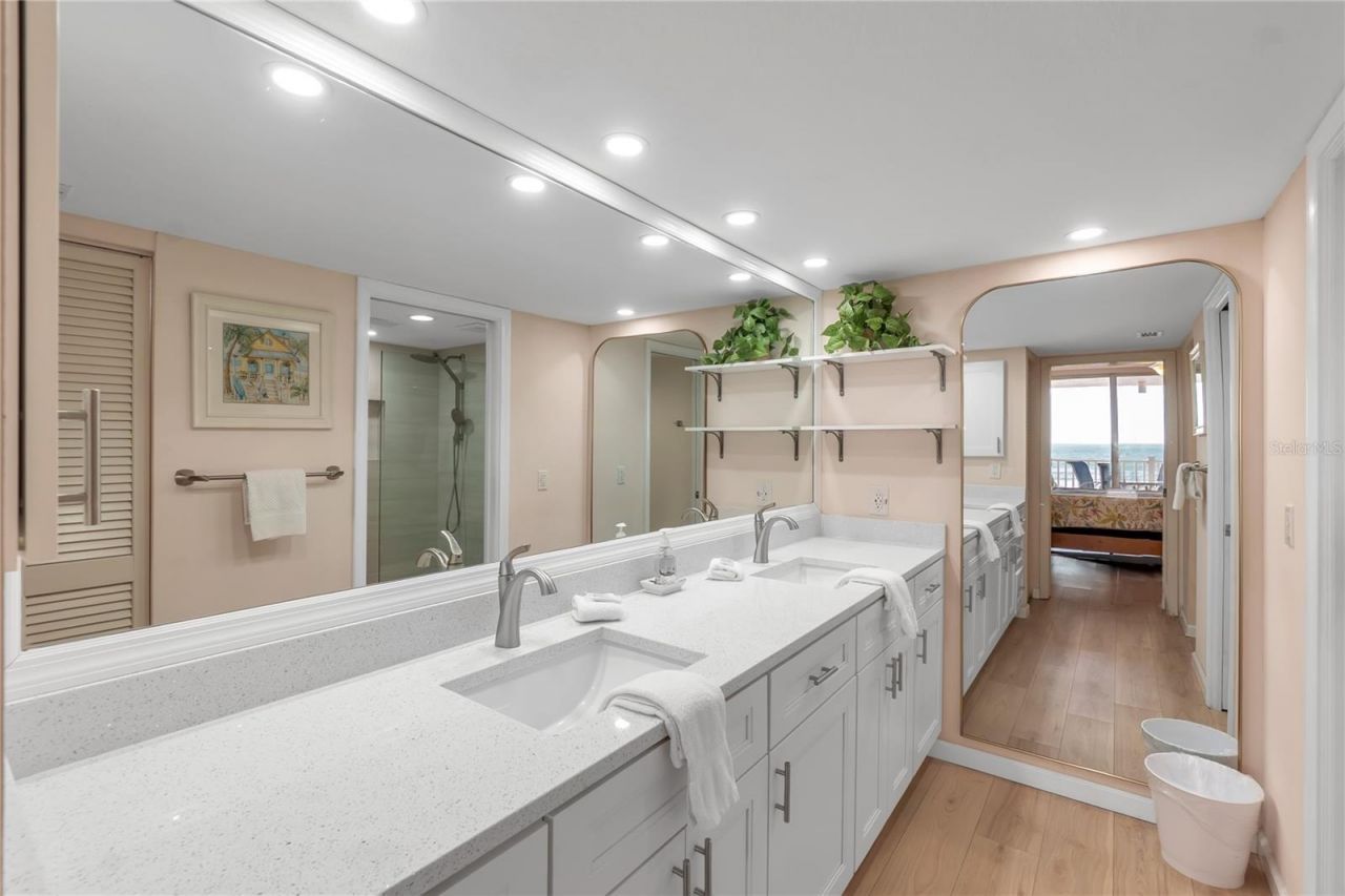 2600 Gulf Drive N, Unit 12, Bradenton Beach, FL 34217 Photo