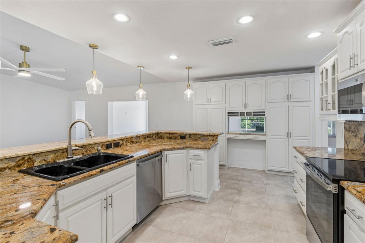 16205 Sawgrass Circle , Tampa, FL 33624 Photo
