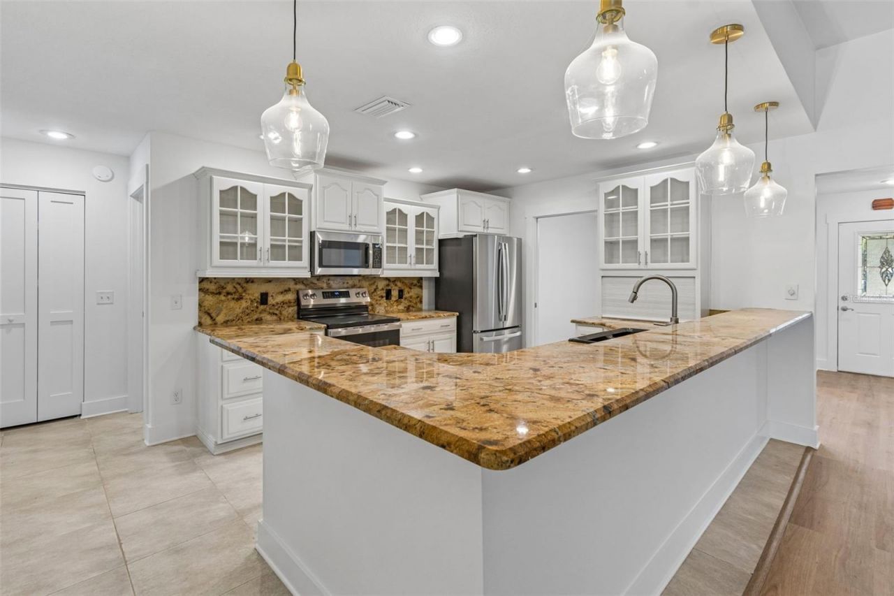 16205 Sawgrass Circle , Tampa, FL 33624 Photo