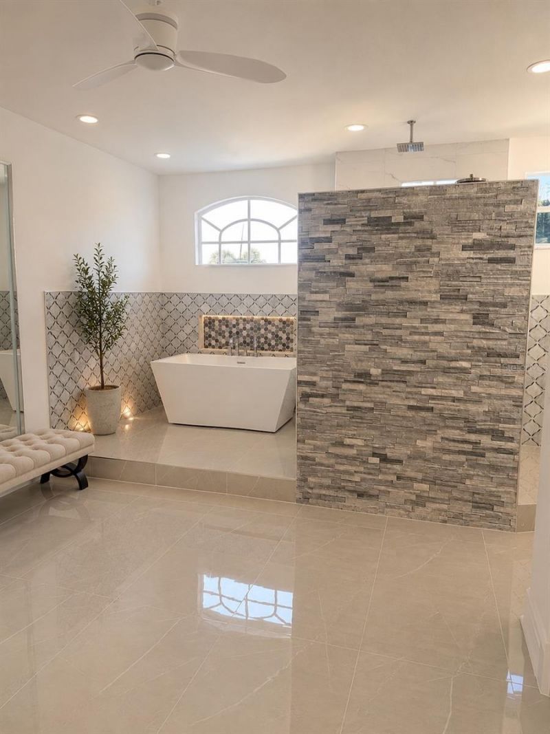 452 Bath Club Boulevard N, North Redington Beach, FL 33708 Photo