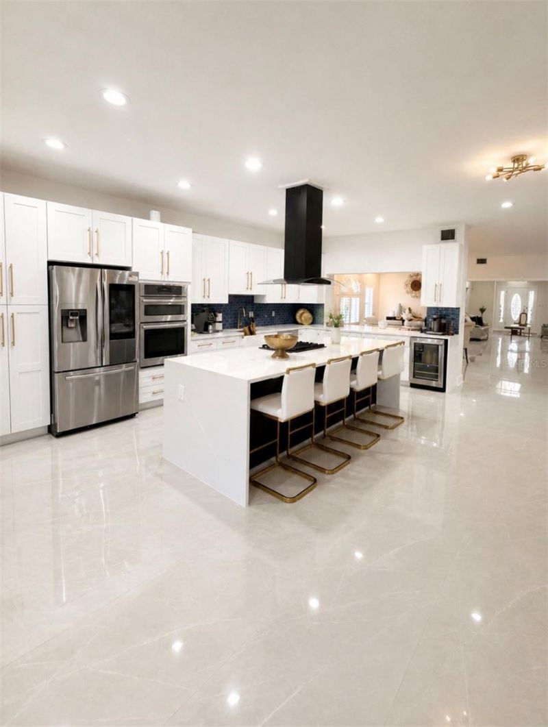 452 Bath Club Boulevard N, North Redington Beach, FL 33708 Photo