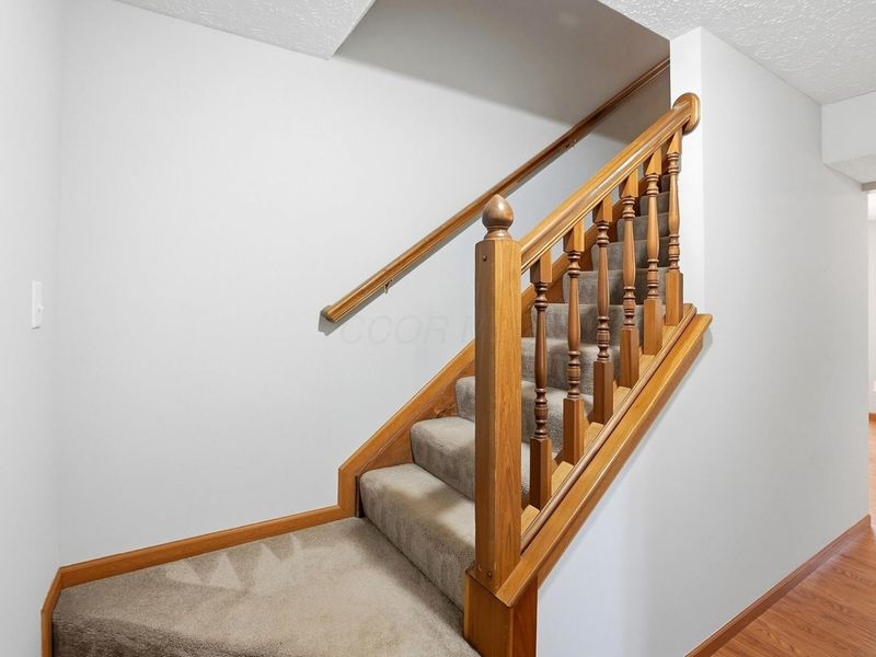 4477 Knoll Crest Drive, Grove City, OH 43123 Photo 6