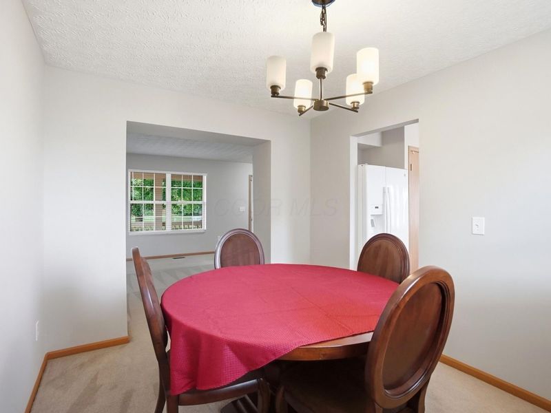 4477 Knoll Crest Drive, Grove City, OH 43123 Photo 9