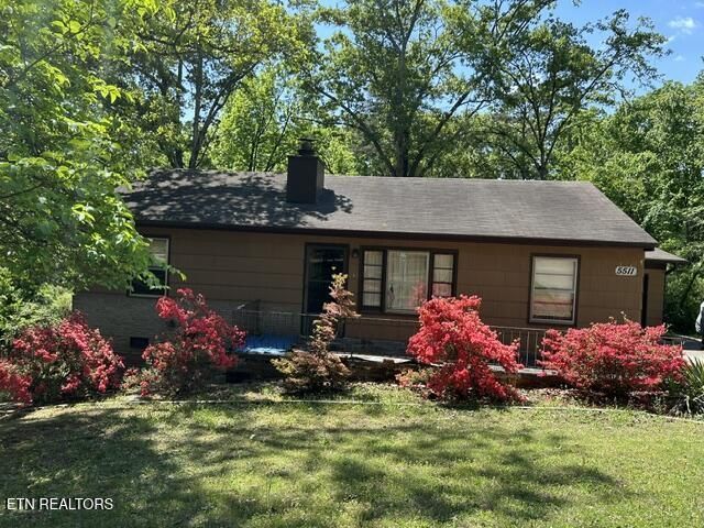 5511 S Briscoe Circle, Knoxville, TN 37912 Main Photo