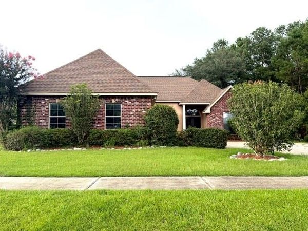 165 WOOD THRUSH Drive , Madisonville, LA 70447