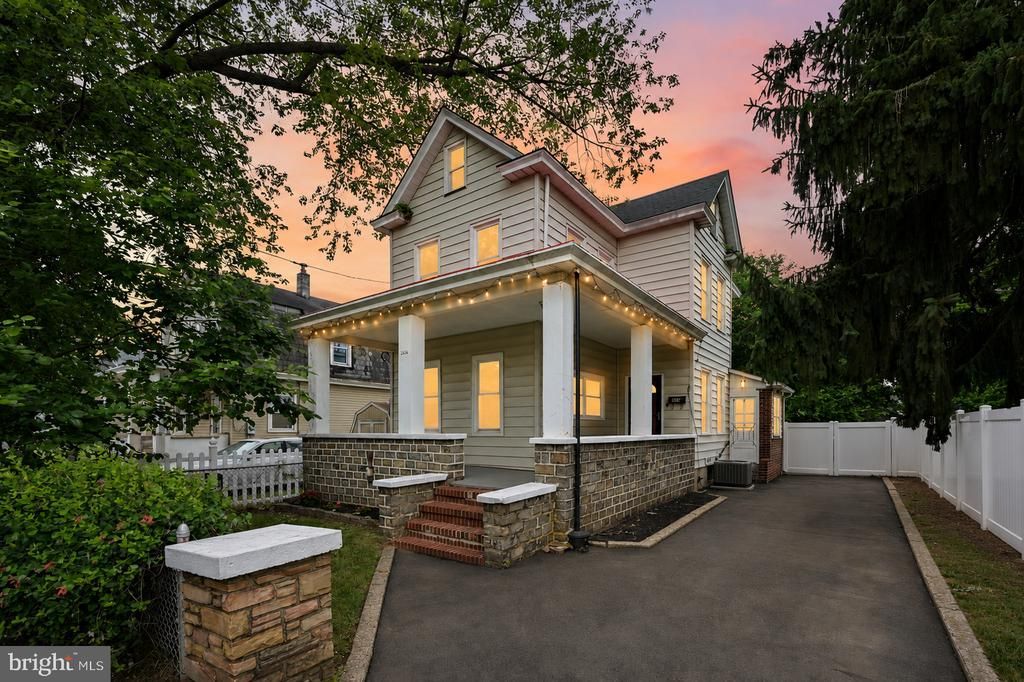 226 ROBERTSON AVENUE , MORRISVILLE, PA 19067