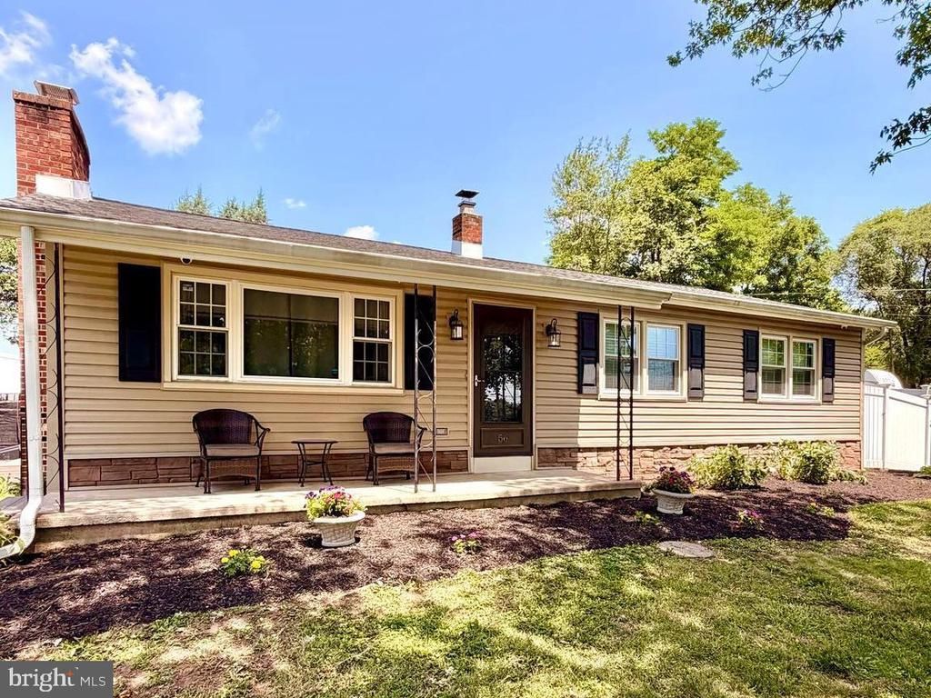 56 TRAPPE ROAD , COLLEGEVILLE, PA 19426