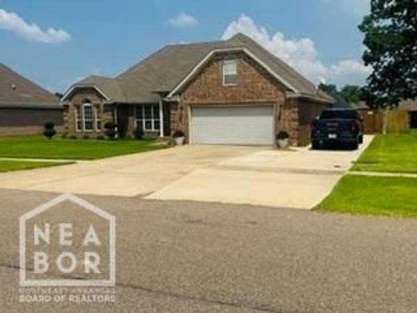 827 Blvd St Germaine, Marion, AR 72364