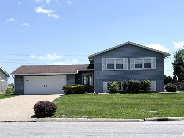 1639 MEADOW LARK Drive, Galesburg, IL 61401