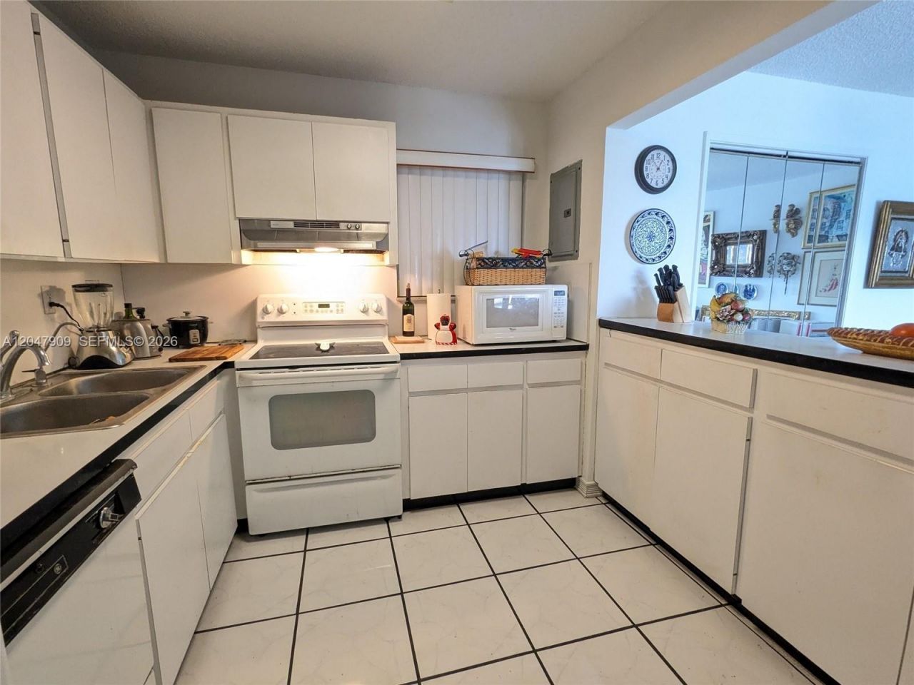 9140 Fontainebleau Blvd , Unit 504, Miami, FL 33172 Photo