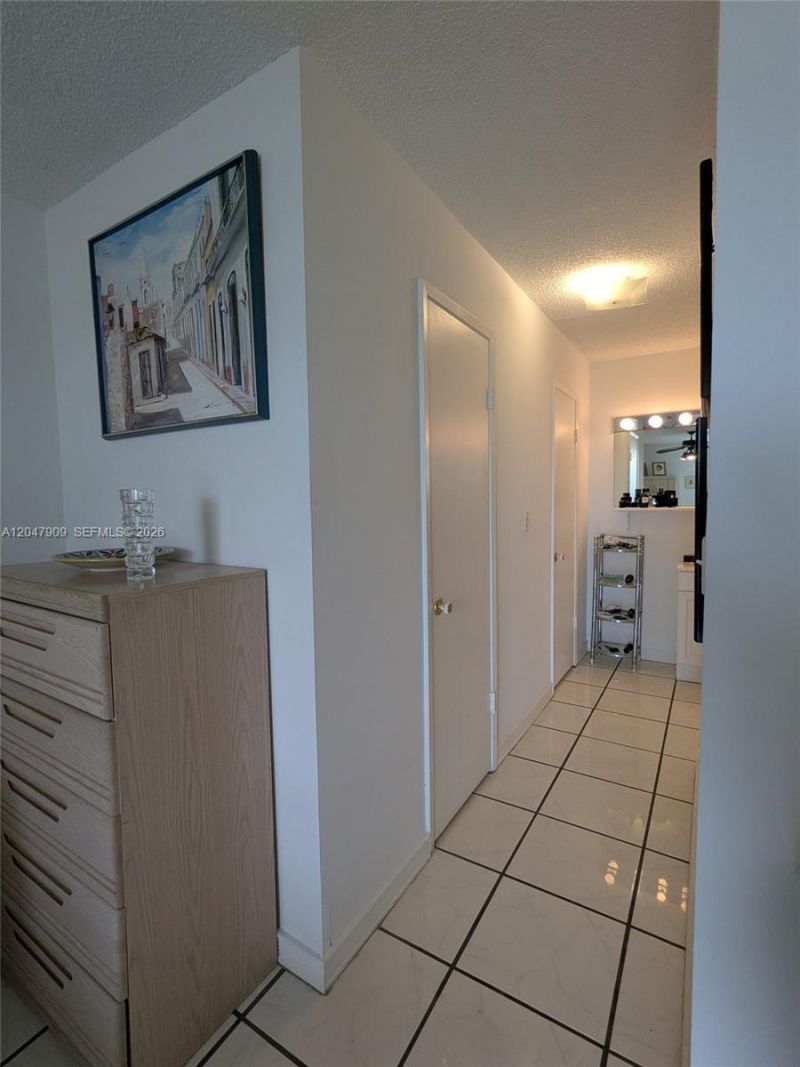 9140 Fontainebleau Blvd , Unit 504, Miami, FL 33172 Photo