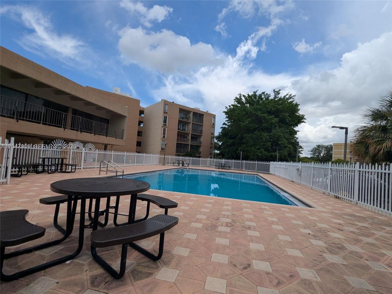 9140 Fontainebleau Blvd , Unit 504, Miami, FL 33172 Photo