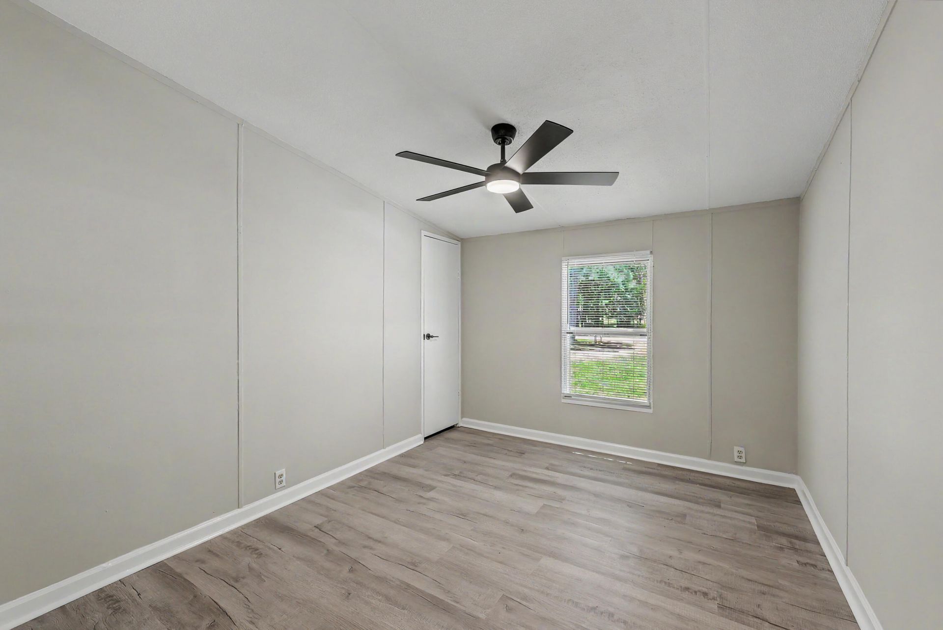 100 Carroll Lane Photo 24