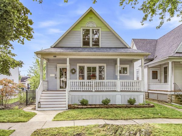 1013 State Street, St. Joseph, MI 49085