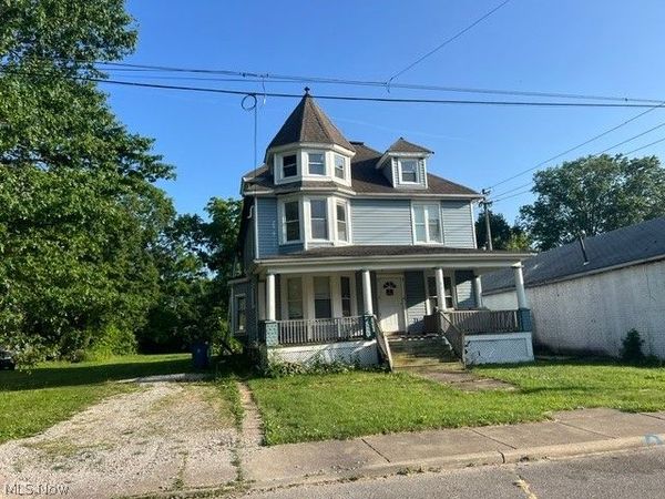 521 23 Street , Lorain, OH 44052