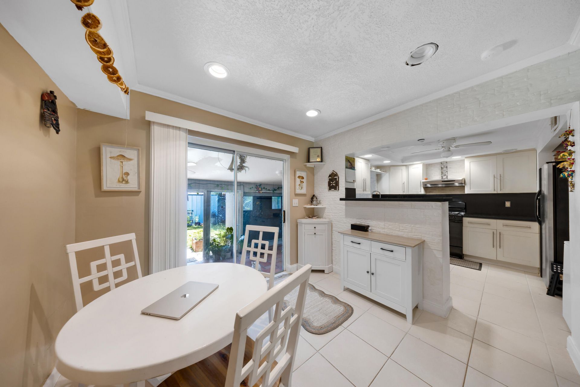 2326 Harding Street, Unit 2326, Hollywood, FL 33020 Photo