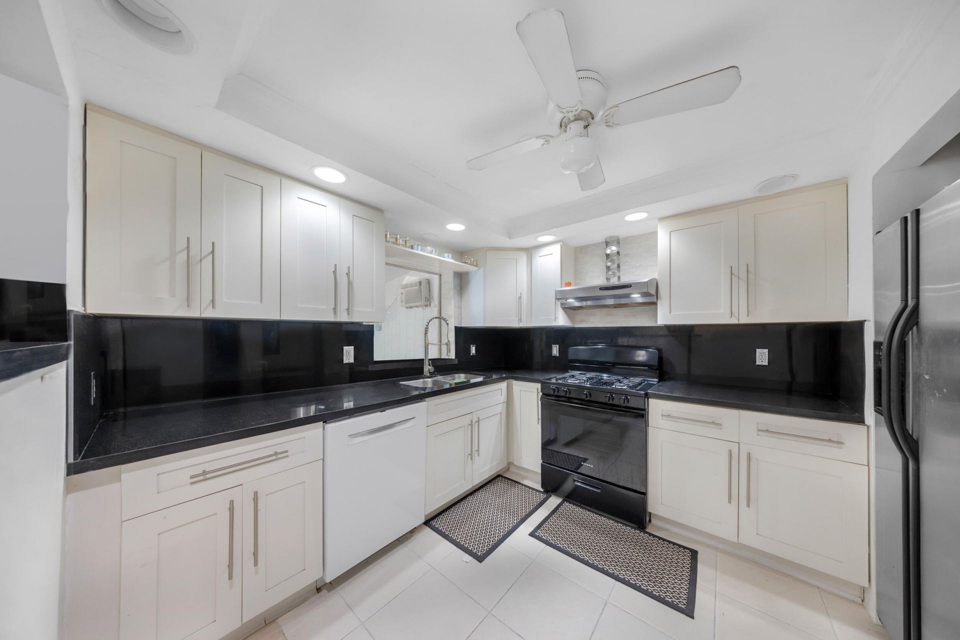 2326 Harding Street, Unit 2326, Hollywood, FL 33020 Photo