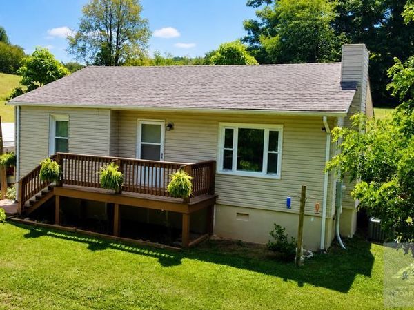 39 Rosewood Drive, Peterstown, WV 24963