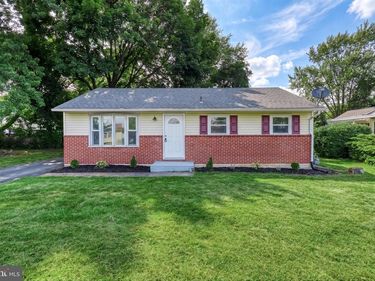 3807 N SYLVAN DRIVE, YORK, PA 17402