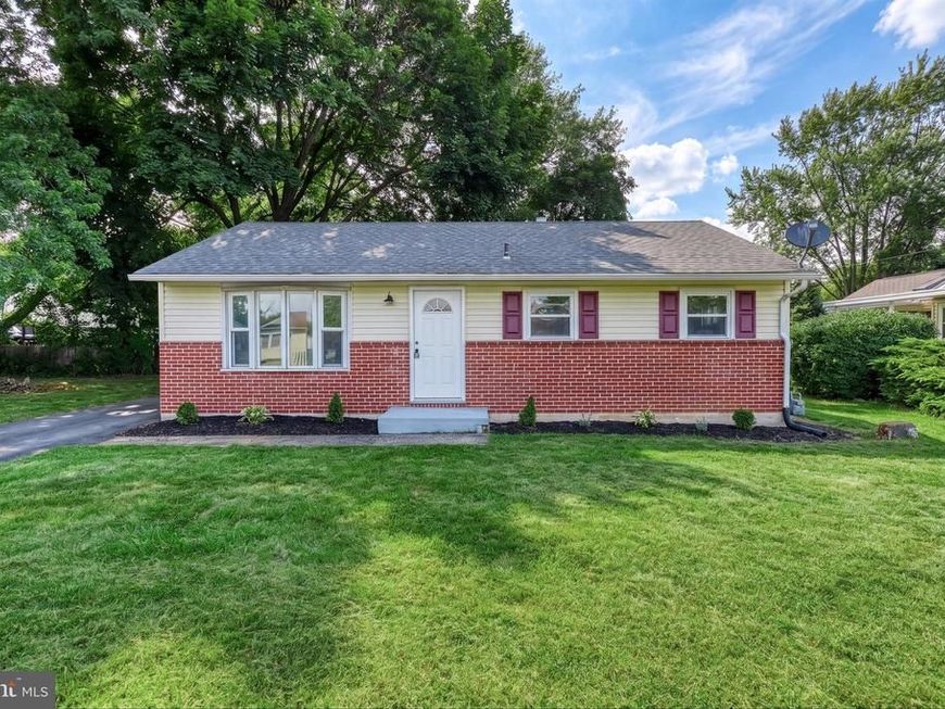 3807 N Sylvan Drive, York, PA 17402 Main Photo